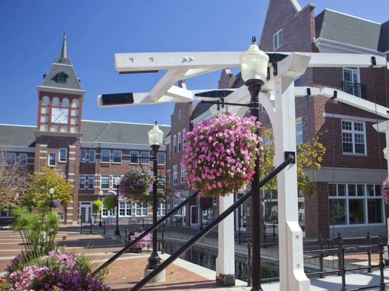 hero 5acd0201a71d8c15cf68b203 vriendship village 768x576